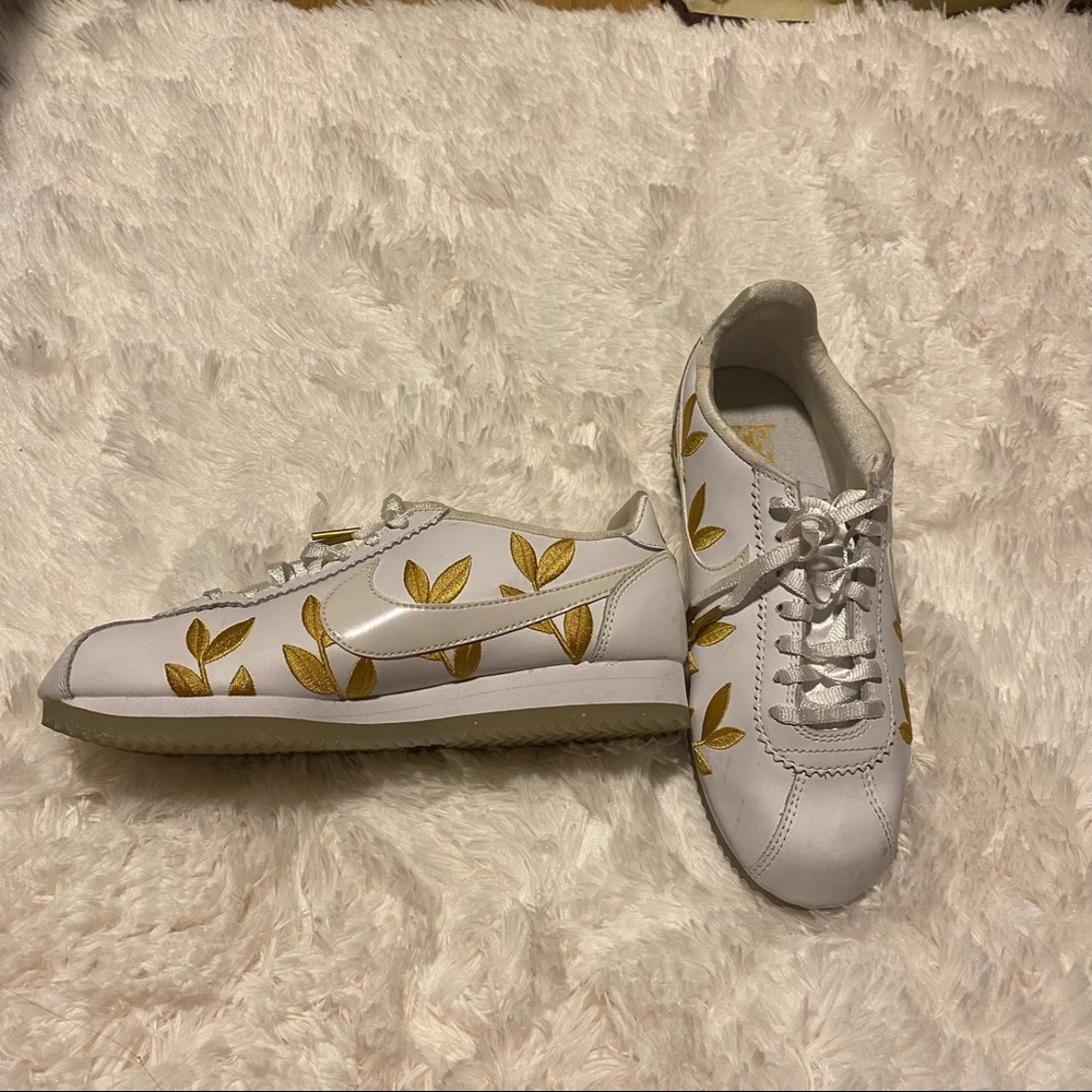 Cortez Gold Leaves